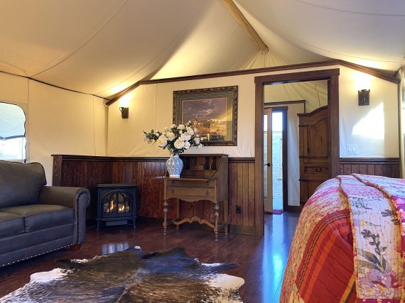 Master en-suite luxury tent at Star Camp