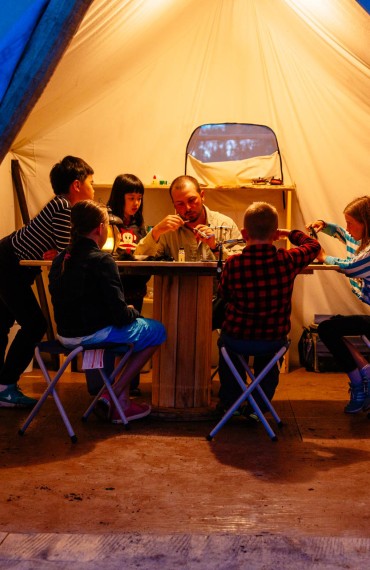 Fly Tying lessons at Siwash Lake